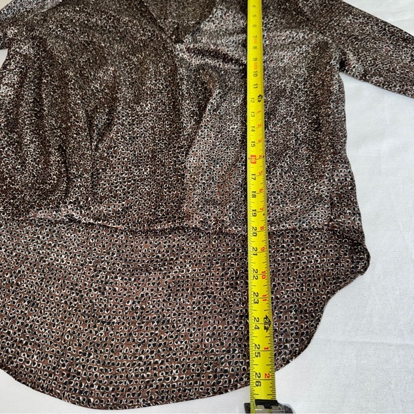 Women's Black Brown Printed Blouse Medium. Faux wrap. High/low. Bubble. Dressy - Picture 8 of 10